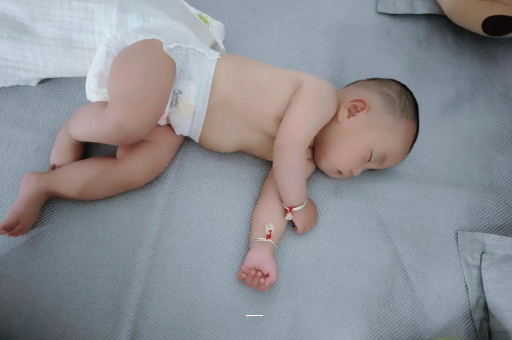 泗洪宝宝拉屎有黑色颗粒